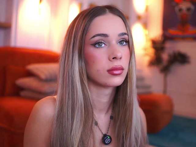 AvaSolis, en vivo ahora en BongaCams