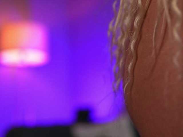 AvaSolis live cam on BongaCams