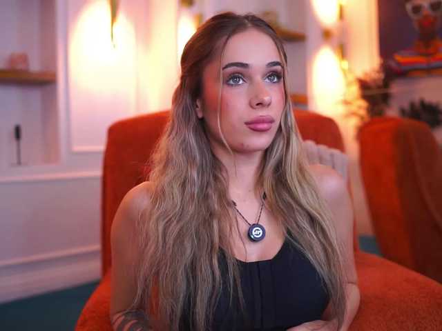 AvaSolis, en vivo ahora en BongaCams