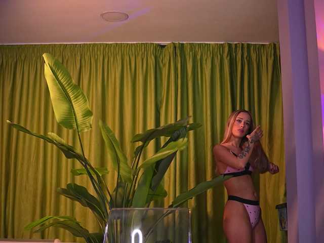 AvaSolis live cam on BongaCams