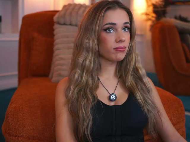 AvaSolis live cam on BongaCams