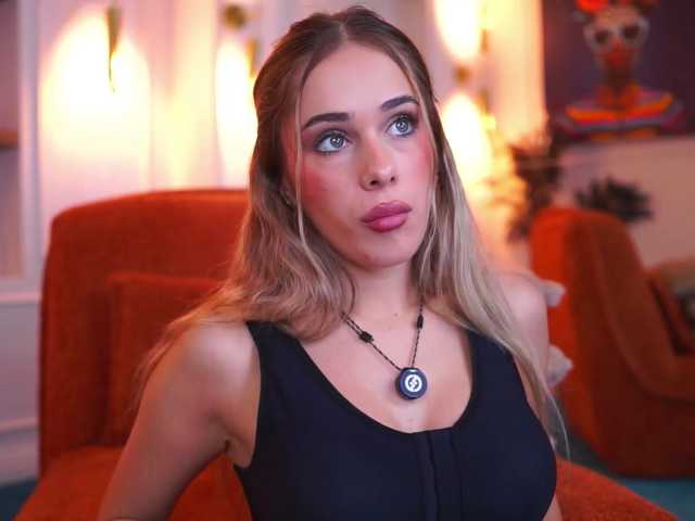 AvaSolis live cam on BongaCams
