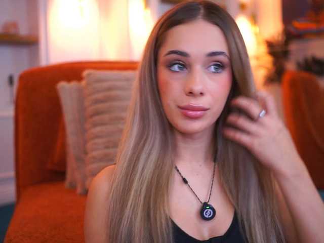 AvaSolis, en vivo ahora en BongaCams