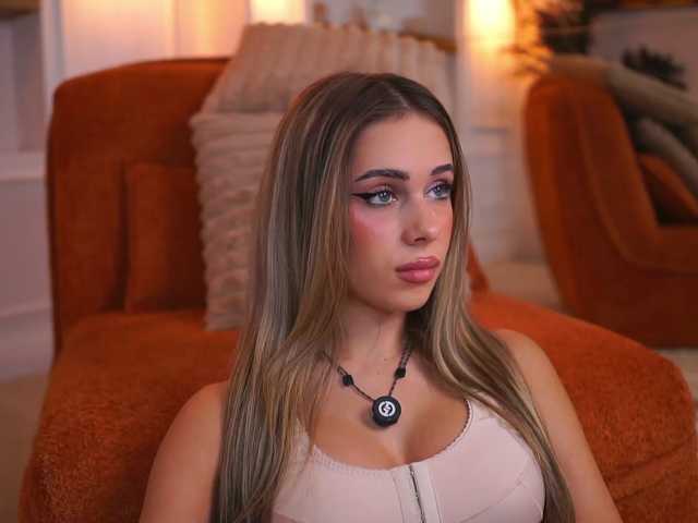AvaSolis live cam on BongaCams