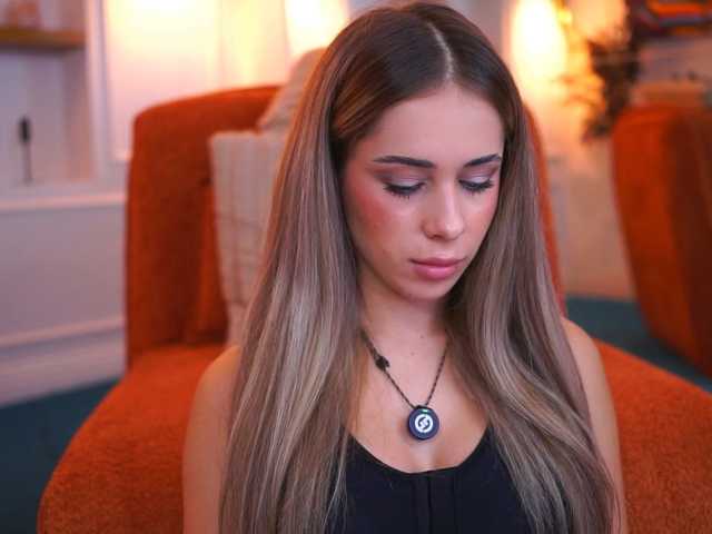 AvaSolis, en vivo ahora en BongaCams
