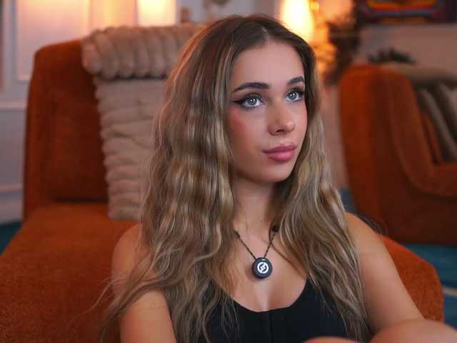 AvaSolis live cam on BongaCams