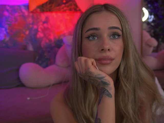 AvaSolis live cam on BongaCams