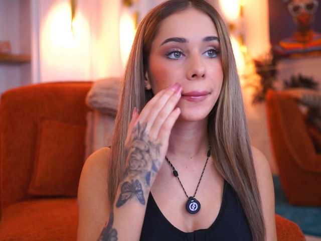 AvaSolis live cam on BongaCams