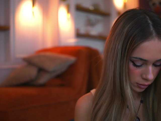 AvaSolis live cam on BongaCams