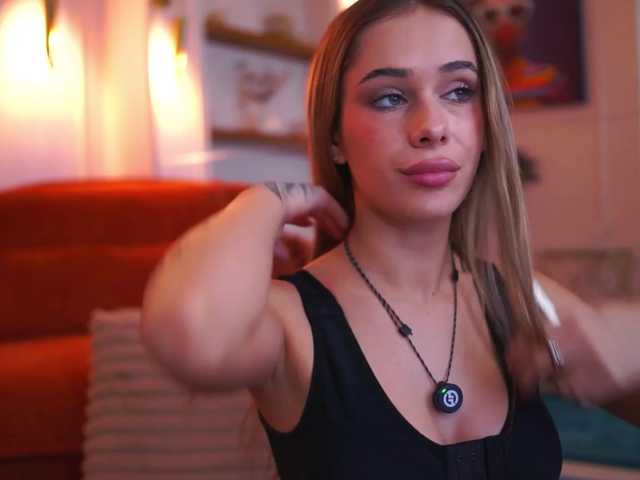 AvaSolis live cam on BongaCams