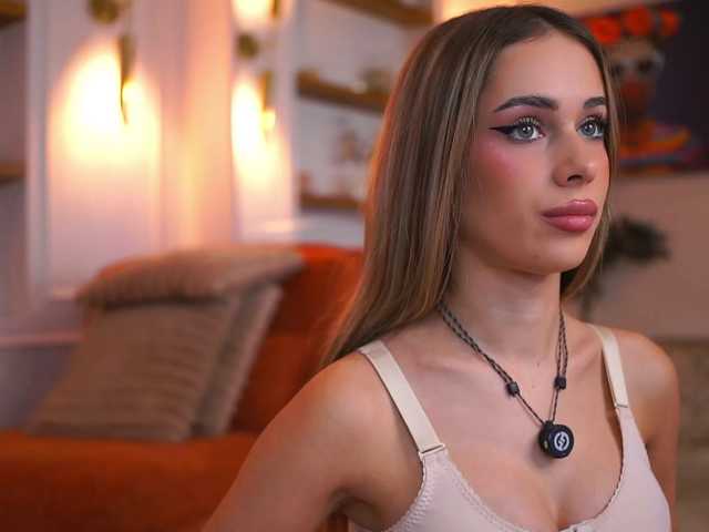 AvaSolis live cam on BongaCams