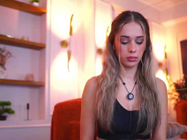 AvaSolis live cam on BongaCams