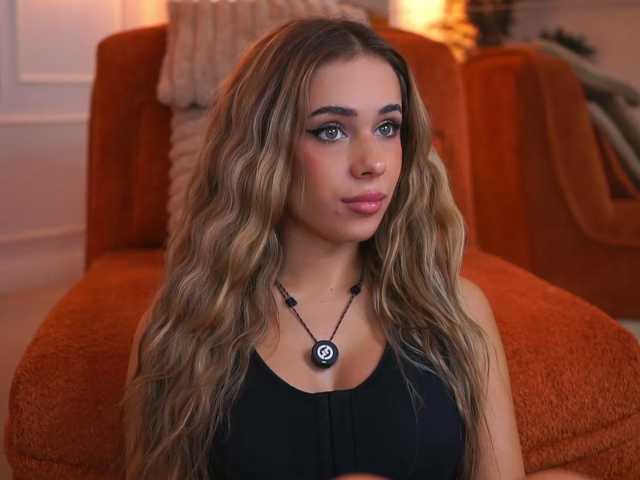 AvaSolis live cam on BongaCams
