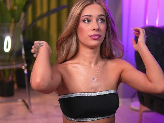 AvaSolis live cam on BongaCams