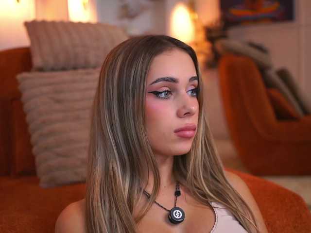 AvaSolis live cam on BongaCams