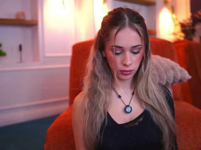 AvaSolis live cam on BongaCams