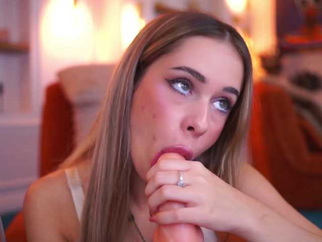 AvaSolis live cam on BongaCams