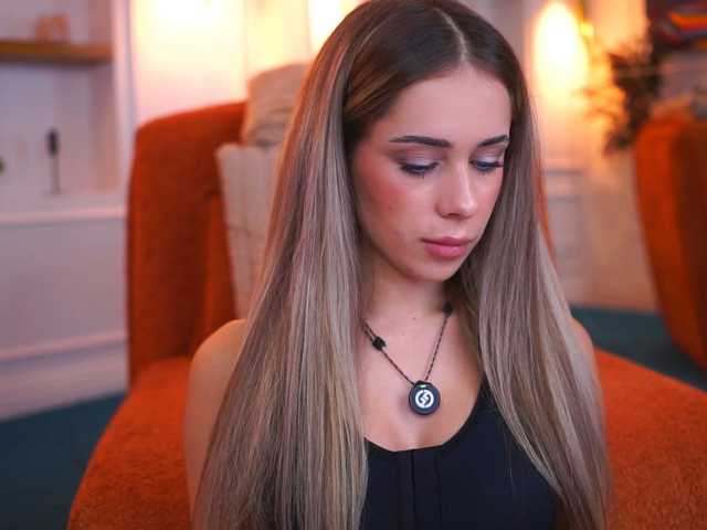 AvaSolis live cam on BongaCams