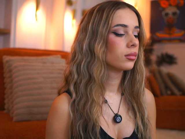 AvaSolis live cam on BongaCams