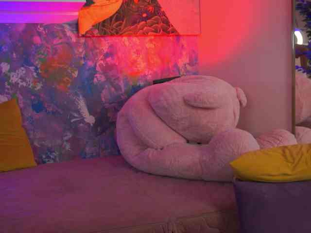 AvaSolis Live Webcam on BongaCams