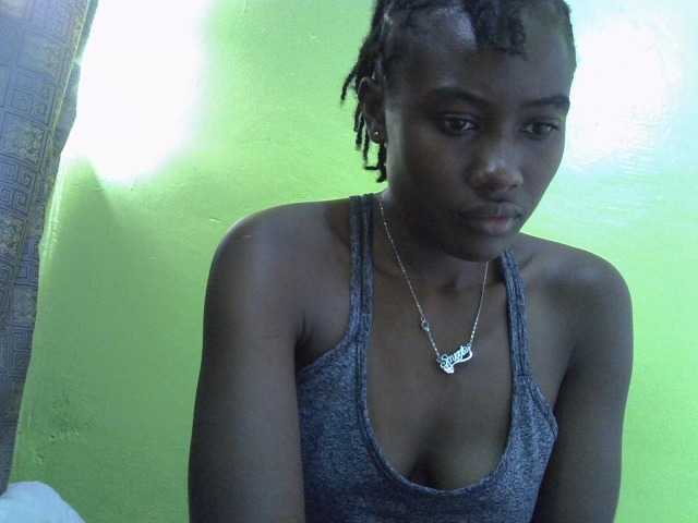 Sassy041 live cam on BongaCams