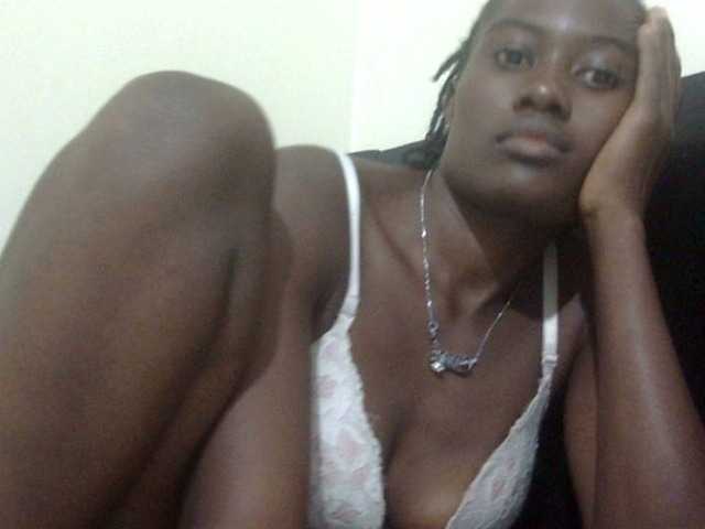 Sassy041 live cam on BongaCams