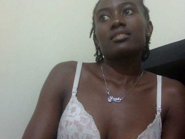 Sassy041 live cam on BongaCams