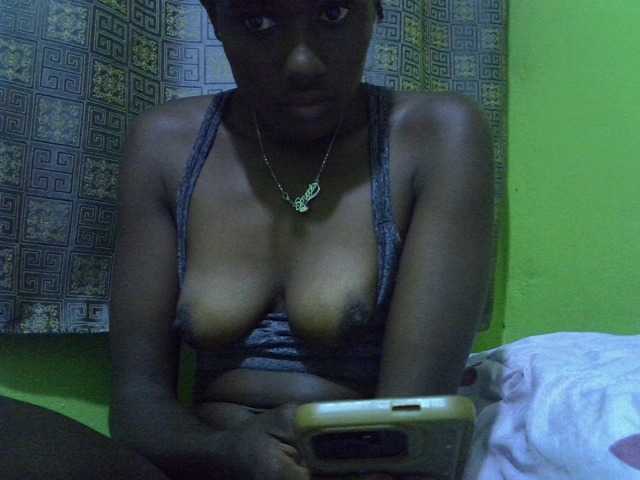 Sassy041 Live Cam su BongaCams