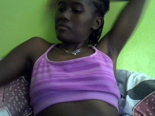 Sassy041 live cam on BongaCams