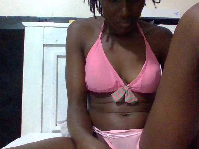 Sassy041 live cam on BongaCams