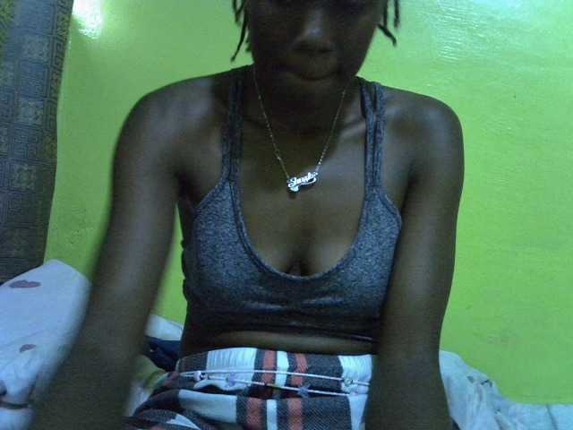 Sassy041 live cam on BongaCams