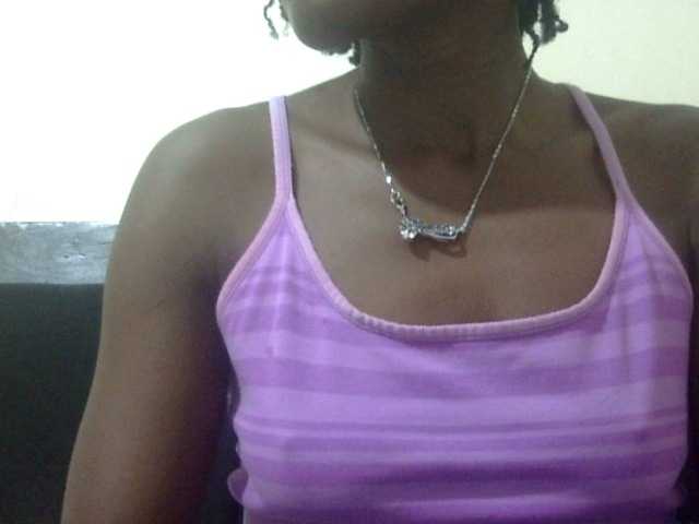 Sassy041 live cam on BongaCams