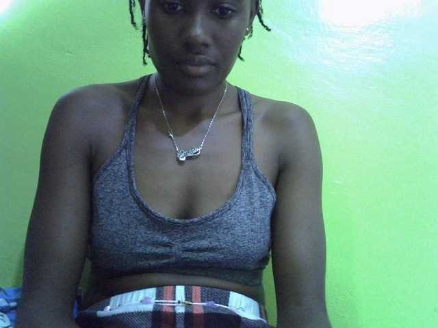 Sassy041 live cam on BongaCams