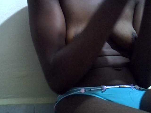 Sassy041 live cam on BongaCams