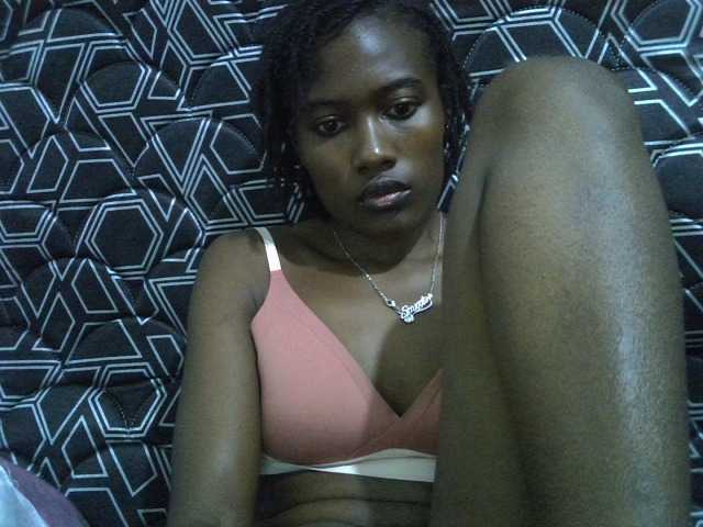 Sassy041 live cam on BongaCams