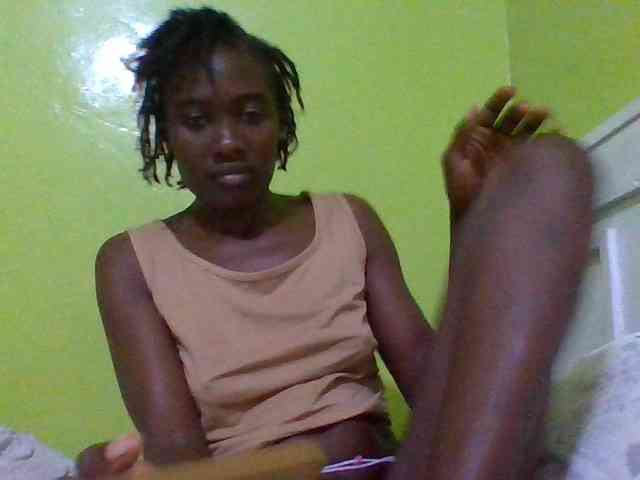 Sassy041 Live Webcam on BongaCams