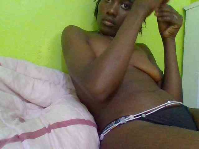 Sassy041 Live Webcam on BongaCams