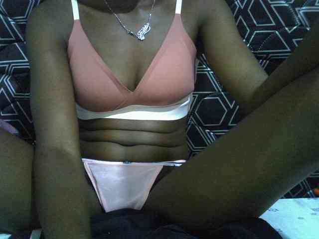 Sassy041 webcam