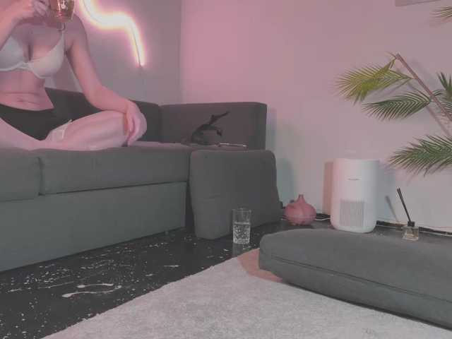 Monicami live cam on BongaCams