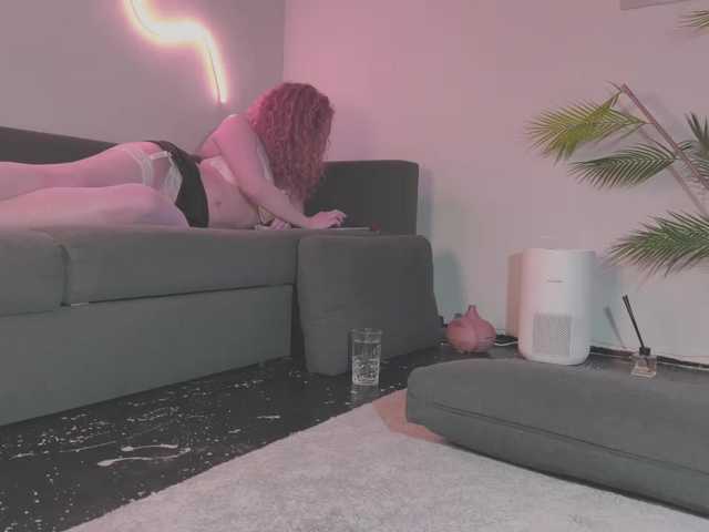 Monicami's BongaCams show and profile