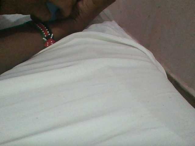 veekay-luna live cam on BongaCams