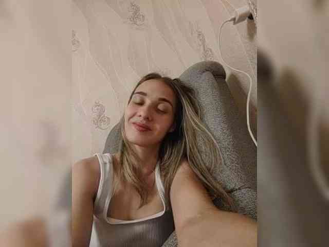 Chloe1231 webcam
