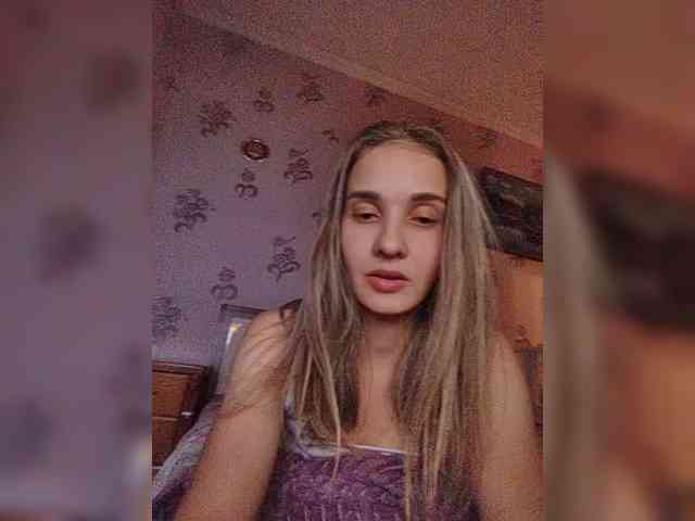 Chloe1231 webcam