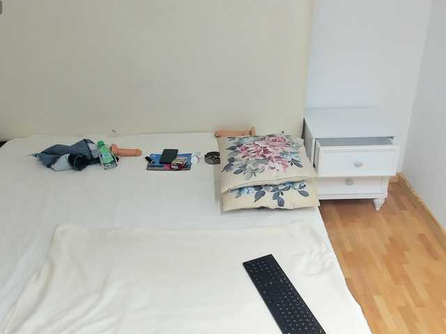 annataylorx's BongaCams show and profile