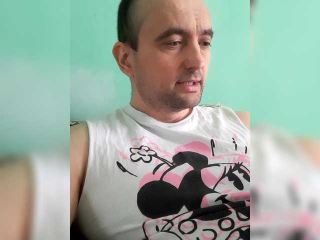 Come1tomorrow1 — live male cam