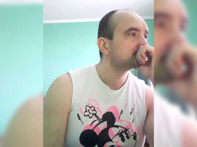 Come1tomorrow1 — live male cam