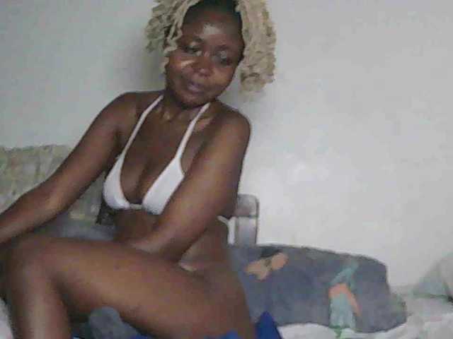 Sandequeen's BongaCams show and profile