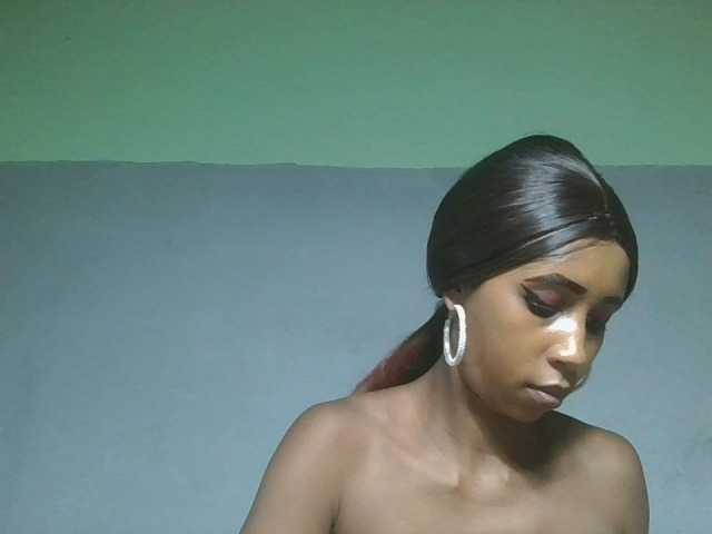 zelioness live cam on BongaCams