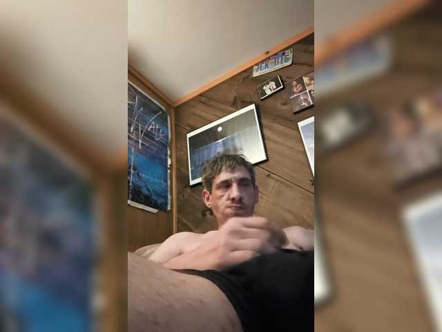 Doobiedown420 — live male cam