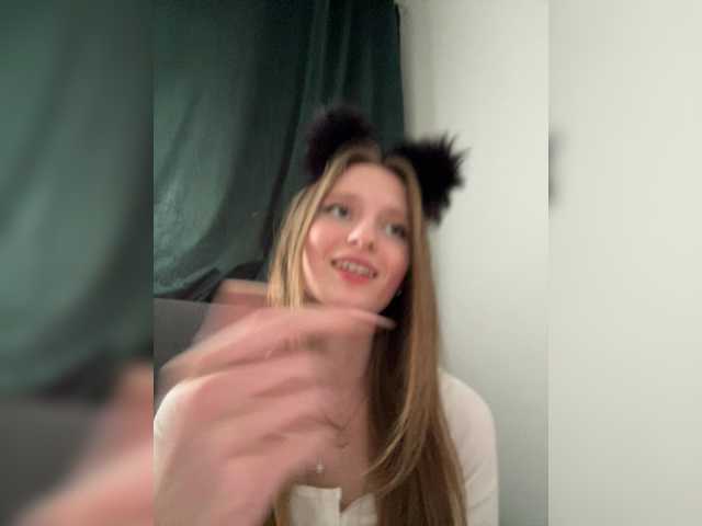 -Pandora- live cam preview